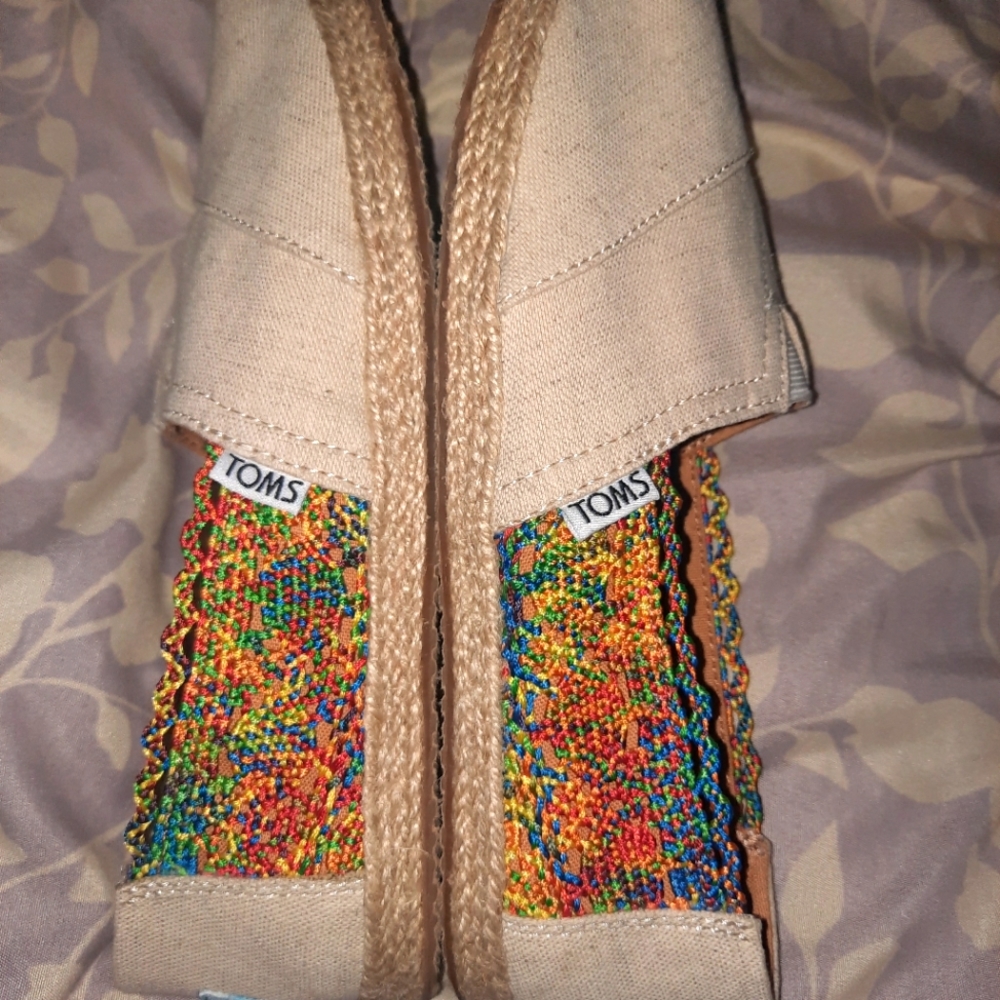Toms girl shoes size 5.5